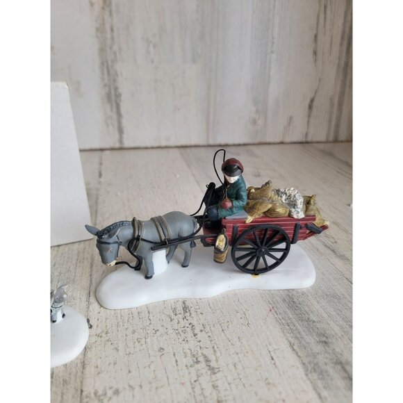 Dept 56 Bringing Fleeces to the mill 58190 village accessory xmas - Picture 4 of 7